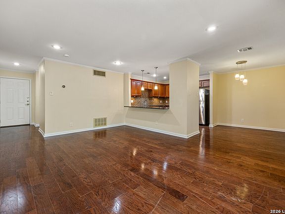 3rd image of 100 LORENZ RD APT 1110