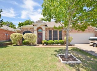 901 Green Acres Ln, Midlothian, TX 76065