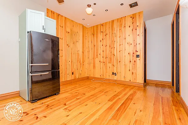 Rented by MySpaceNYC | media 4