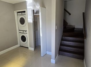 4818 Knight St #1, Vancouver, BC V5N3N4