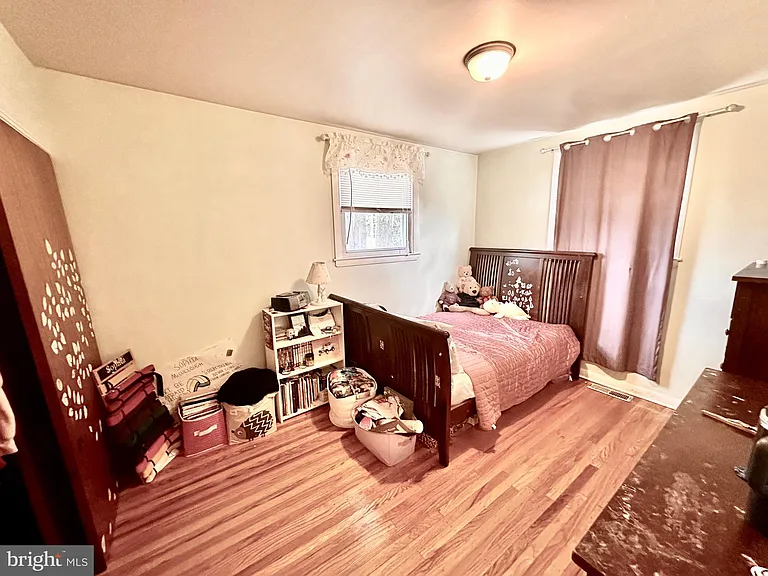 904 Scotia Rd — Photo 18