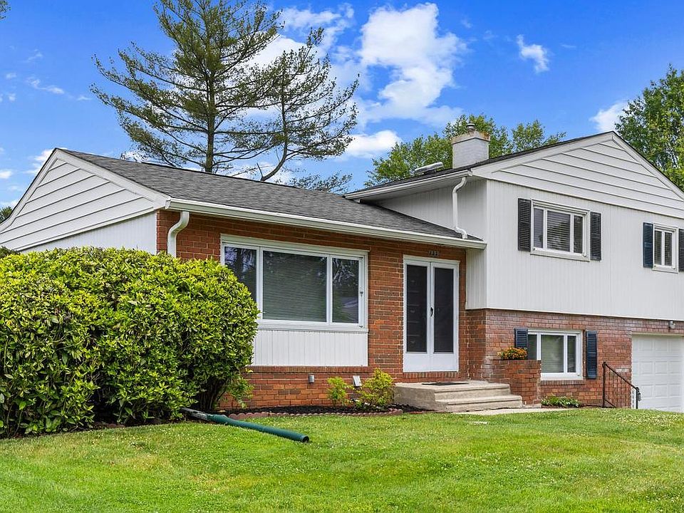 1st image of 222 Deep Dale Dr