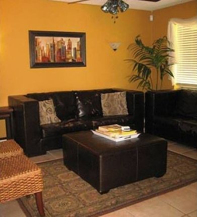 LIVINGROOM