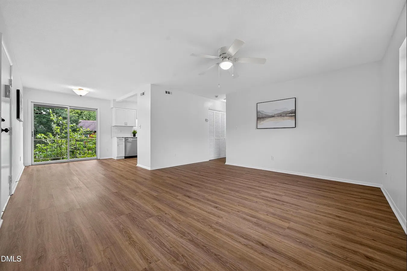 2 bed, 1010 sqft, $1,500 — Photo 4