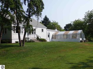 824 W 1st St, Tawas City, MI 48763