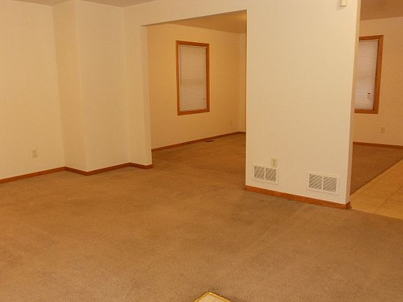 Living room / Dining behind
