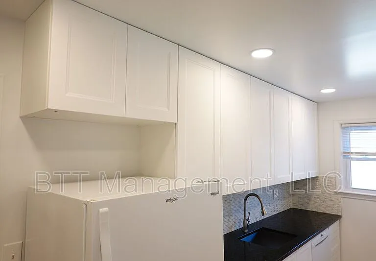 8802 Plymouth St #6 — Photo 14