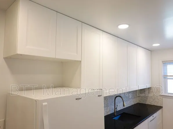 8802 Plymouth St APT 6, Silver Spring, MD 20901