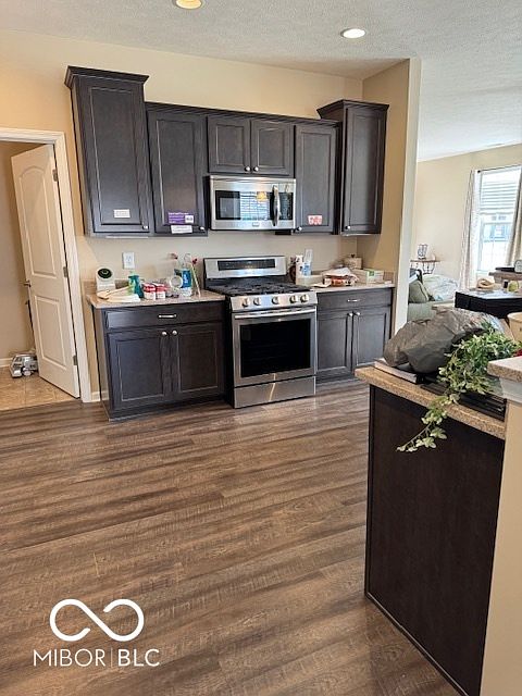 2nd image of 1302 Redstone Dr