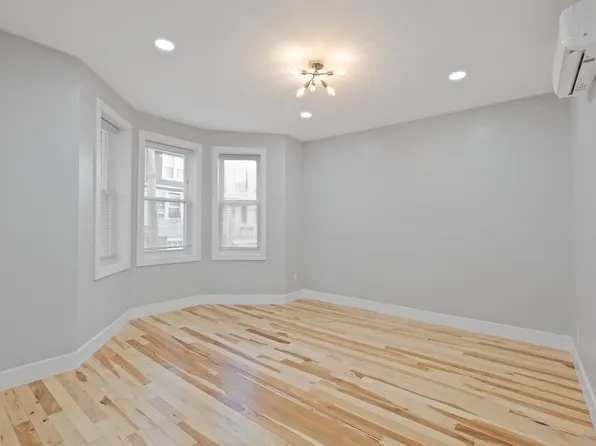 4619 Cottage Avenue image 5 of 15