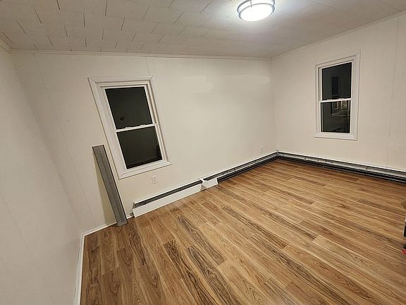 4th image of 356 Monroe St