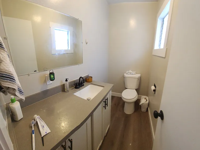 550-554 556 Foothill Blvd — Photo 7