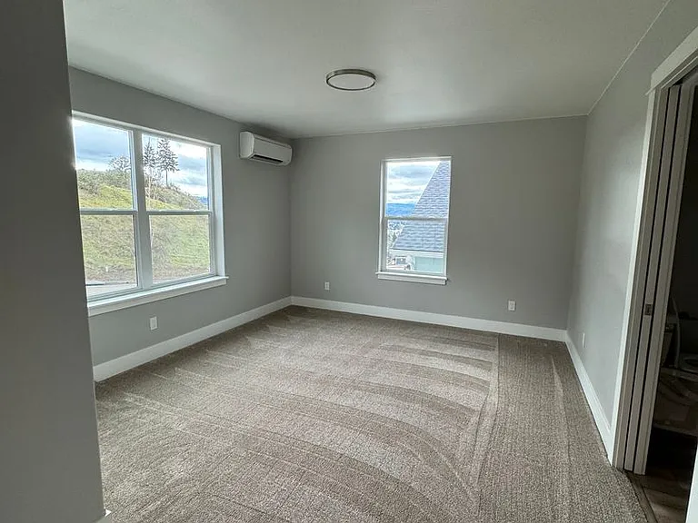 1750 NE Alameda Ave — Photo 11