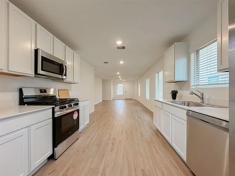 1515 Las Cuevas Dr — Photo 12