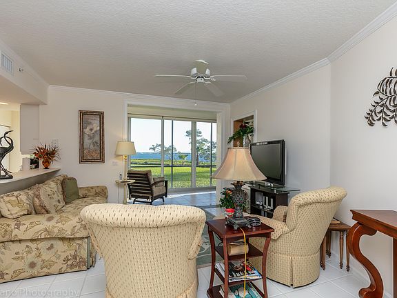 3rd image of 5700 NE Island Cove Way APT 4102