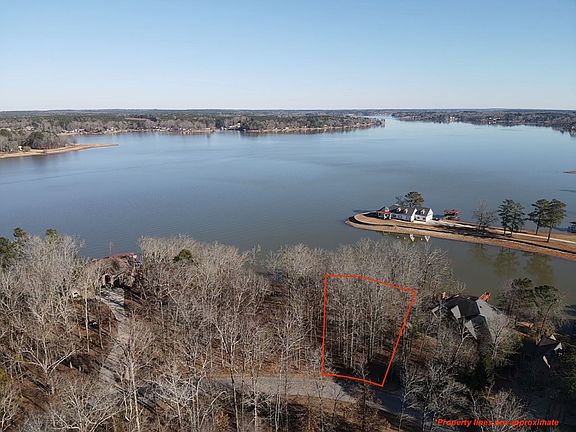 2nd image of 420 Lakeport Dr