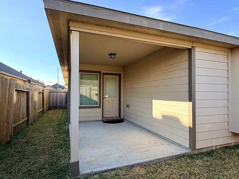 6807 Bardsdale Ct — Photo 11