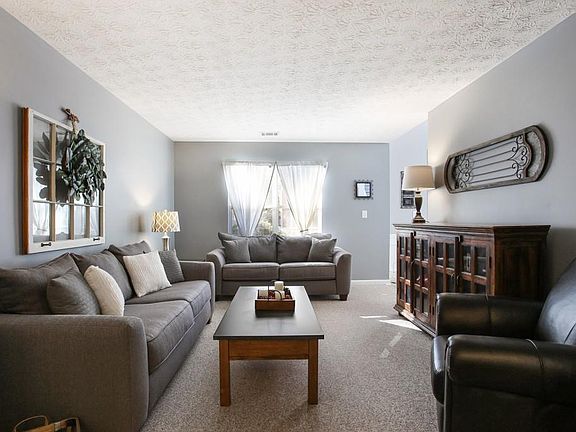 3rd image of 1365 Pinebreeze Way