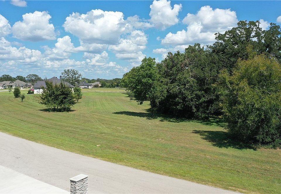 1st image of Henley Cv