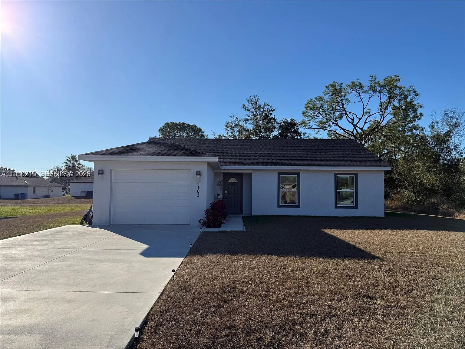 3 bed, 2.0 bath, 1400 sqft, $1,800 — Photo 3