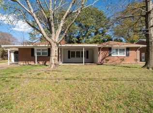 5 Ward Dr, Hampton, VA 23669