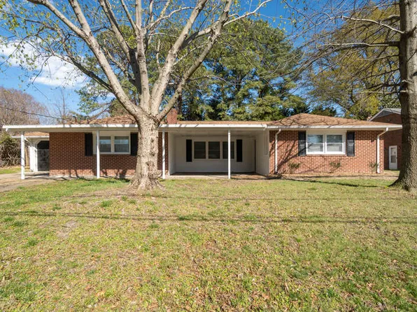 5 Ward Dr, Hampton, VA 23669