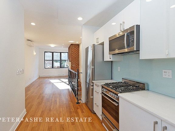 3rd image of 308 E 105th St #1