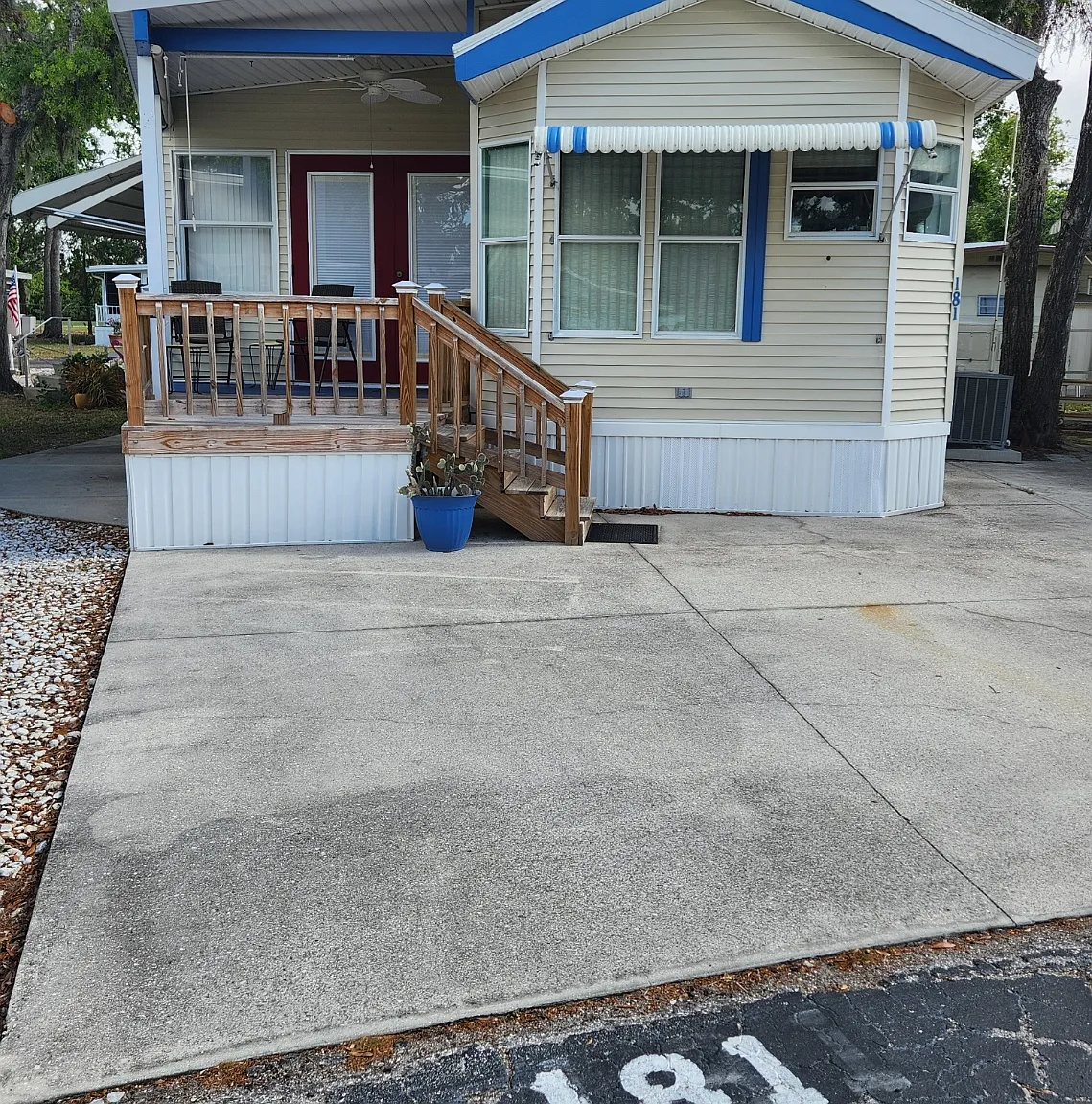 2 bed, 425 sqft, $1,200 — Photo 1