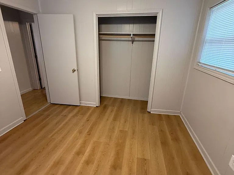 1404 Larsen Ln — Photo 12