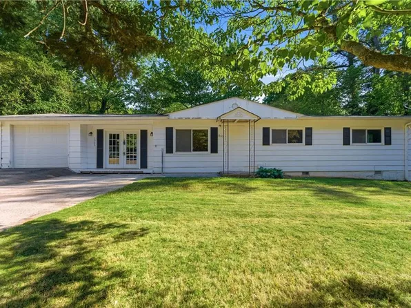 1303 Cottonwood Ct NW, Kennesaw, GA 30152