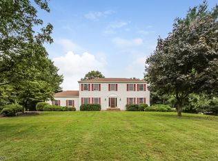 26 Uptom Pine Rd, Lebanon, NJ 08833