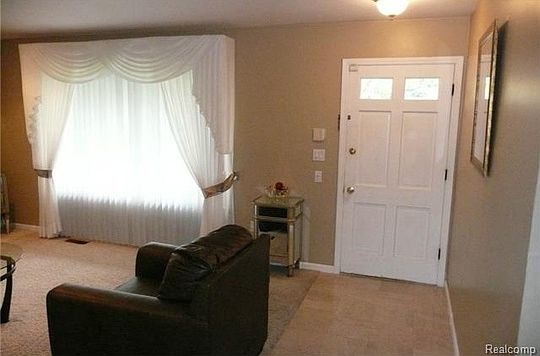4th image of 6512 Beverly Crest Dr