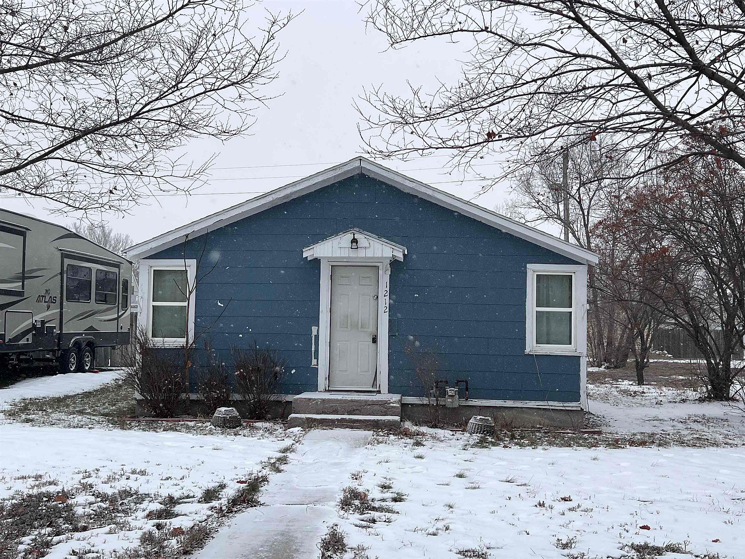 1212 H St, Cozad, NE 69130 Zillow