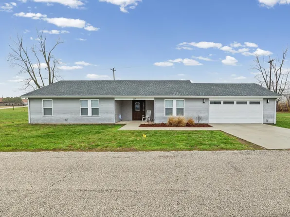 107 E 3rd St, Otterbein, IN 47970
