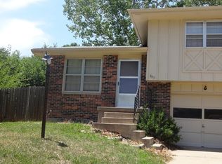 823 Dondee Dr, Manhattan, KS 66502