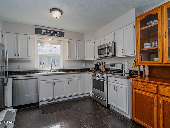 5th image of 1017 6th St SE