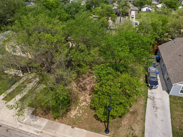 1013 E Hattie St, Fort Worth, TX 76104