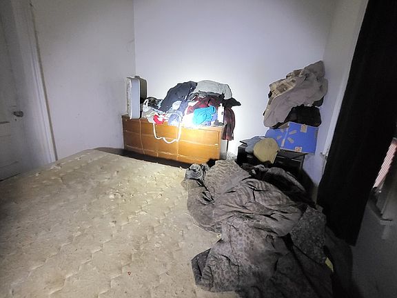 5th image of 1004 Morton Ave