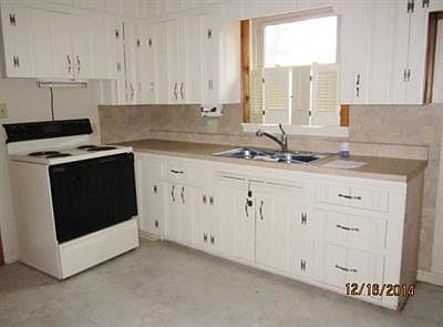 4th image of 1210 Akin Dr