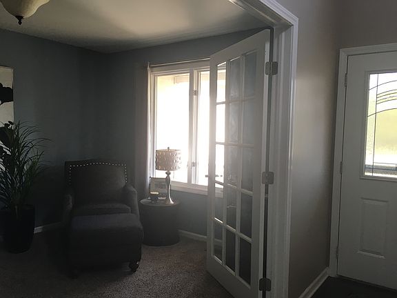 4th image of 1043 Long Leaf Ct