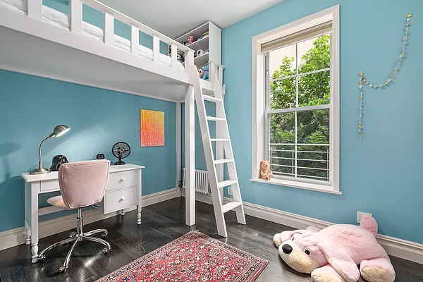 Sold by Douglas Elliman | media 15