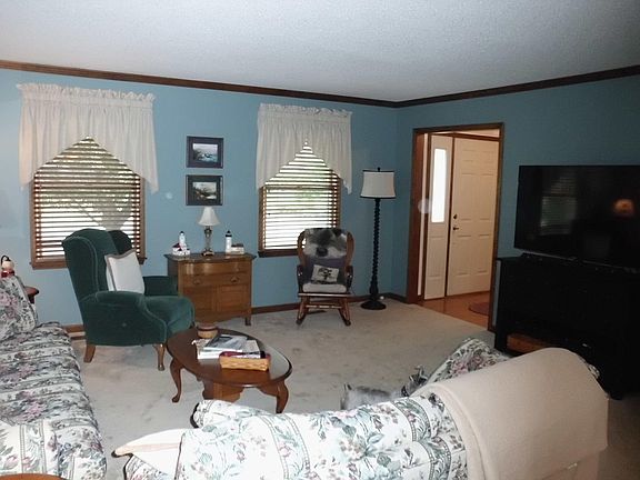 4th image of 8218 Lake Terrace Dr