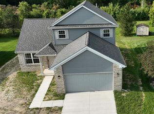 42482 N Cumberland Dr, Belleville, MI 48111
