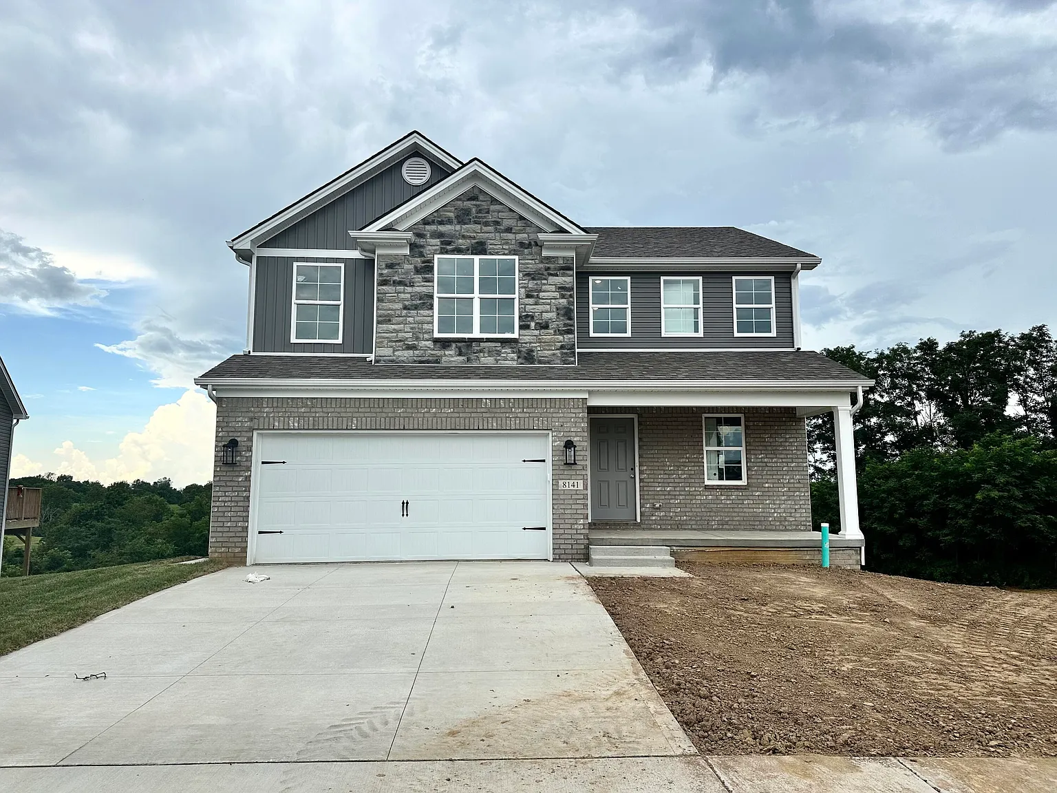 4 bed, 2.5 bath, 1894 sqft, $2,400 — Photo 2