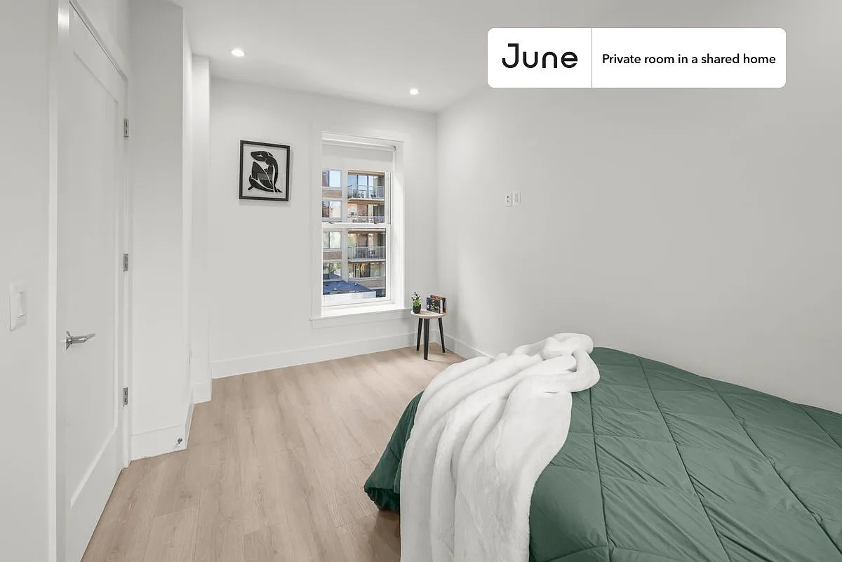Full bedroom in 3 bed/2 bath home in Dupont Circle #1915 C — Photo 2