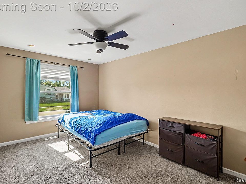 24055 Manila St, photo 17