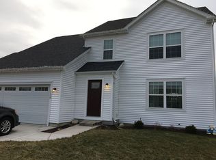 1329 E Longneedle Ln, Elkhorn, WI 53121