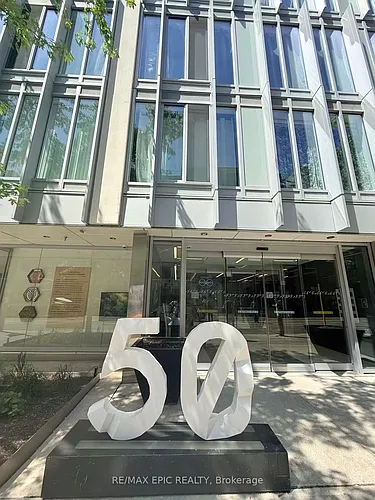 50 McCaul St #905 Photo 1