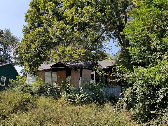3rd image of 394 Sawtell Ave SE