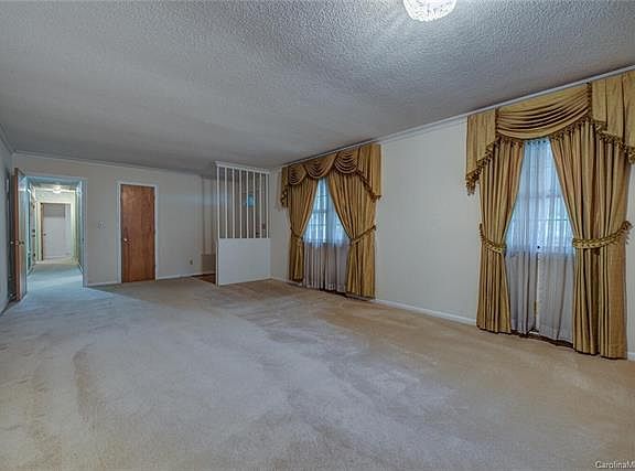 3rd image of 308 Rosemary Ln